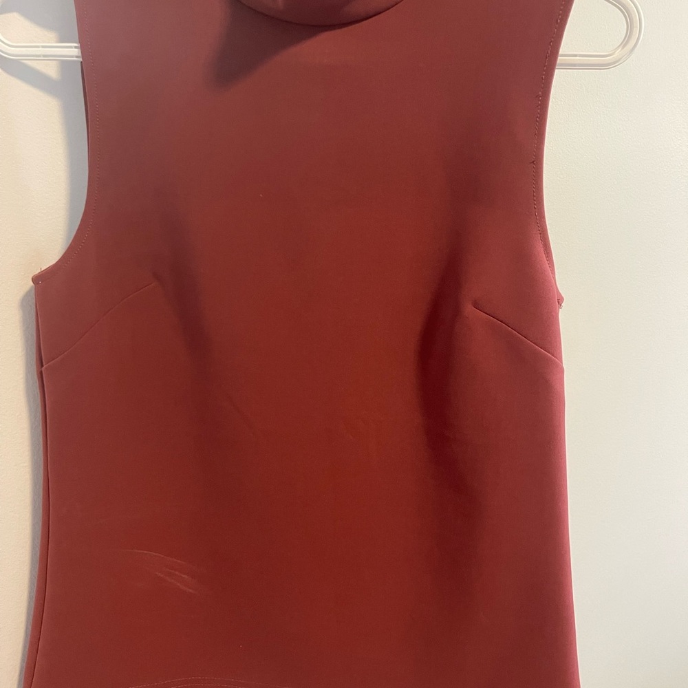 High neck sleveless